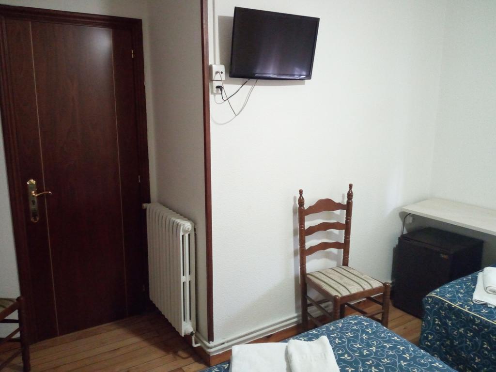 Pension La Principal Torrelavega Zewnętrze zdjęcie