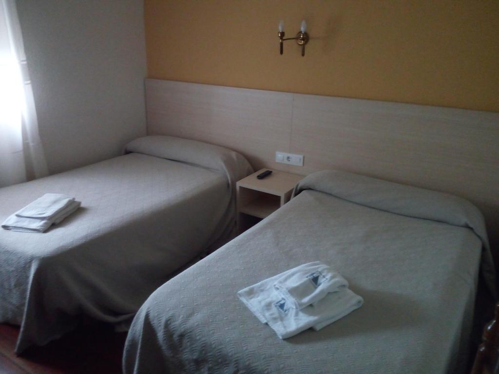 Pension La Principal Torrelavega Zewnętrze zdjęcie
